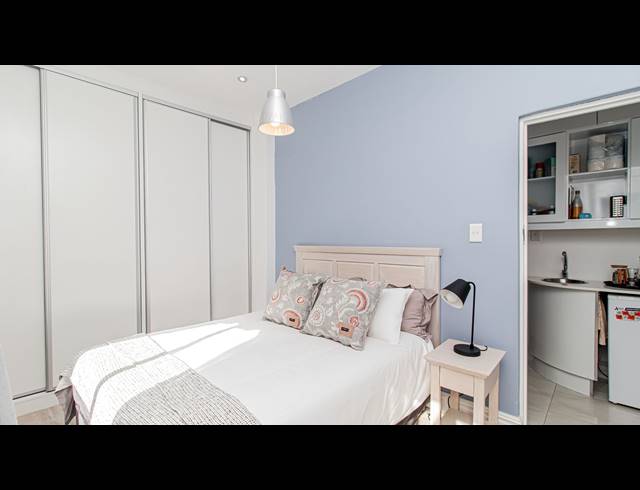 4 BEDROOM HOUSE FOR SALE IN BEACHFRONT